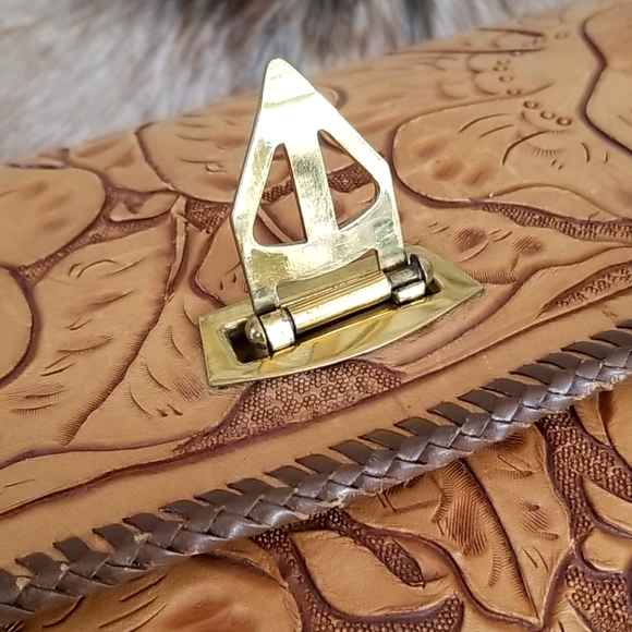 Vintage 1970s Boho Tooled Leather Flowers and Leaves Clutch Handbag - Picture 6 of 16